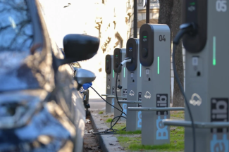 http://belib-paris-voiture-recharge-borne-1200x799.png